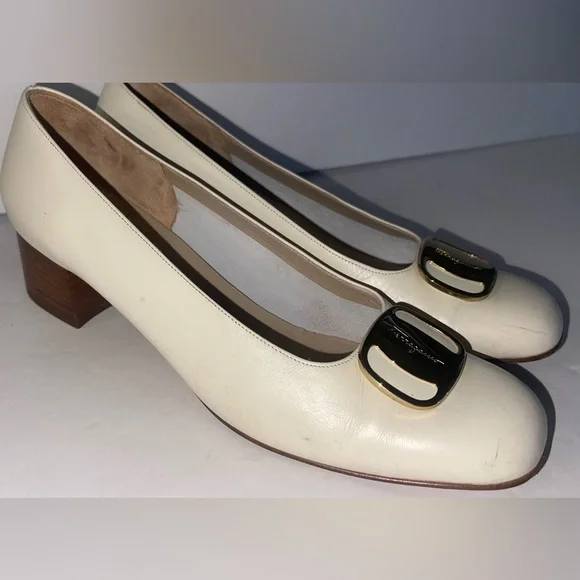 Ferragamo heels size 8 - Picture 4 of 6